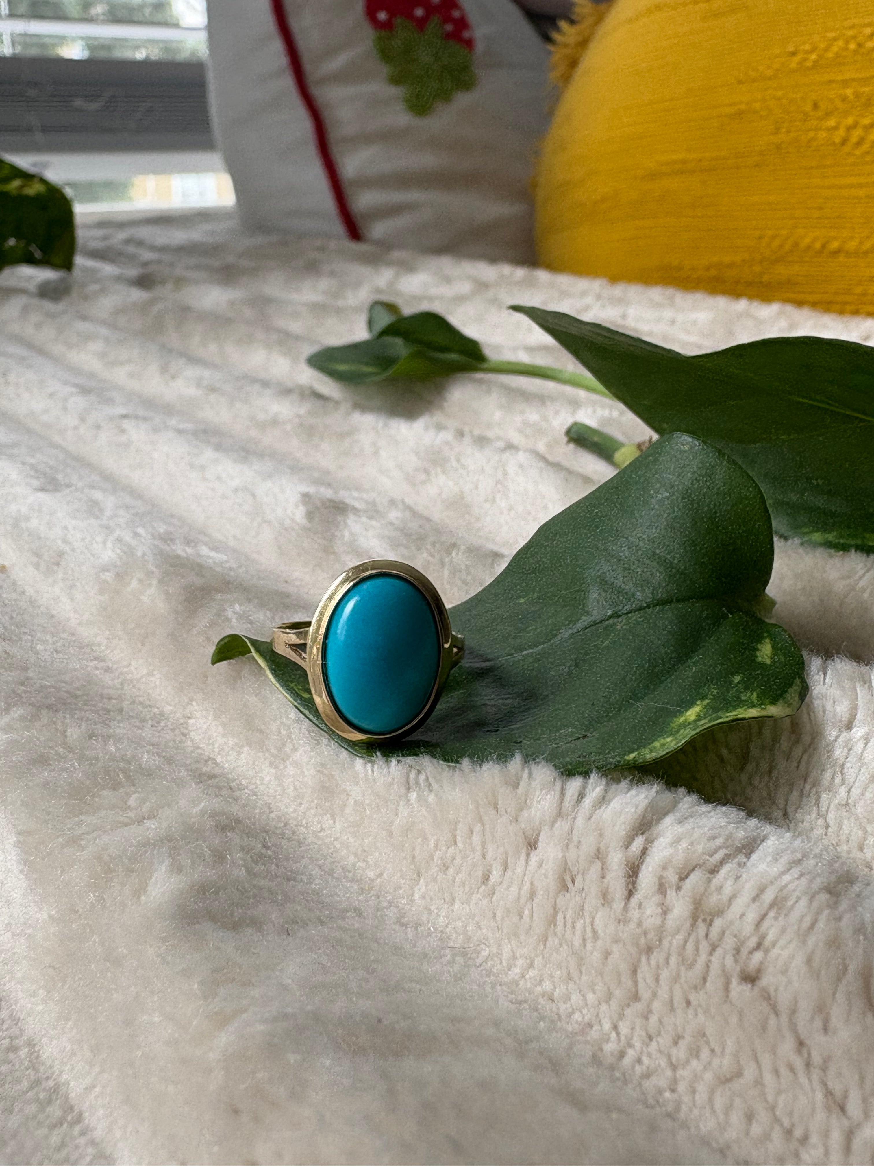 Turquoise 10k Gold Ring Size 6.75